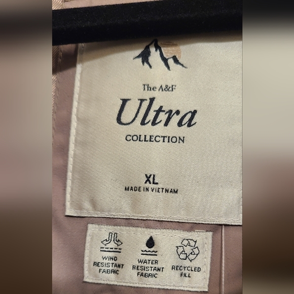 Abercrombie & Fitch Puffer Jacket - Picture 6 of 7